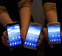 Kena Pajak Barang Mewah, Ponsel Selundupan Merajalela