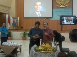 Masuki Usia Pensiun, Ketua BPK Gelar Tumpengan