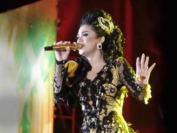 Penampilan Krisdayanti di Secretaries Week Malaysia