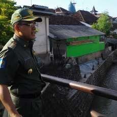 Ketika Bupati Anas Blusukan Pantau Kebersihan Sungai