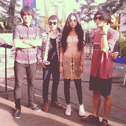 Gaya Widi Vierratale Berkebaya di Hari Kartini, Love It or Leave It?