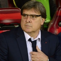 Barca Lalui Musim Mengecewakan, Martino Pasang Badan