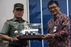 Kapuspen TNI: Jam Tangan Rolex Cs Koleksi Jenderal Moeldoko Produk China
