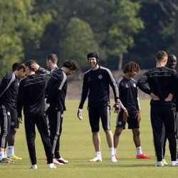 Meski Main di Kandang, Courtois Sebut Chelsea Masih Jadi Favorit