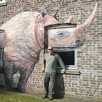 Grafiti Kebun Binatang Dadakan di Bangunan Bekas Panti Jompo