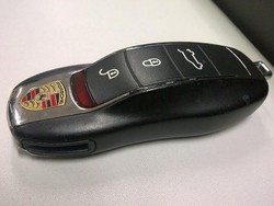 Kunci Mobil Porsche Unik dan Keren