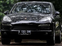 Bagaimana Rasanya Berada di Balik Kemudi Porsche Cayenne?