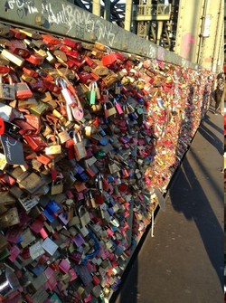 Gembok Cinta & Museum Coklat: Pesona Wisata dari Koeln, Jerman