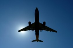 6 Kasus Orang Nekat Masuk ke Roda Pesawat