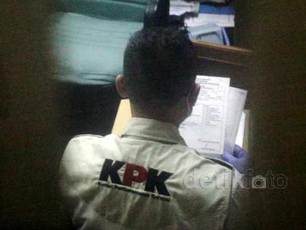 KPK Geledah Kantor Kemendagri