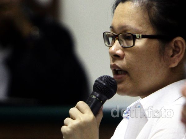 Rosa Bersaksi dalam Kasus Hambalang Rosa Bersaksi dalam Kasus Hambalang