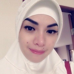 Berangkat Umroh, Nikita Mirzani Bantah Lari dari Masalah