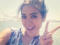 Jessica Iskandar Asyik Selfie di San Francisco