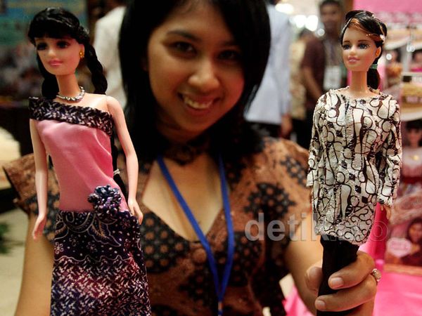 Boneka Barbie Karya Para Napi Dipamerkan