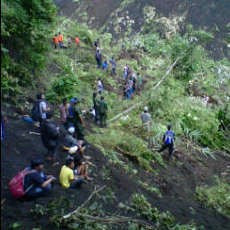 Hujan, Pencarian Dua Pencari Rumput Tertimbun Longsor Terhambat