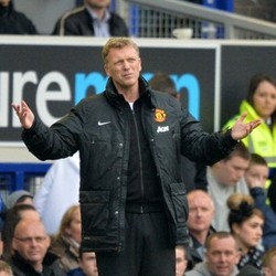 Neville Kritik Cara MU Tangani Isu Pemecatan Moyes