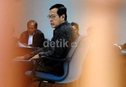 Saksi Akui Konferensi Kemenlu 2004-2005 Tanpa Proses Lelang