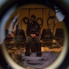 Bertugas di Kegelapan, Penyelam Meraba-raba Cari Jasad Korban Feri Korsel