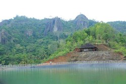 Ada Telaga Indah di Atas Gunung Api Purba Gunungkidul