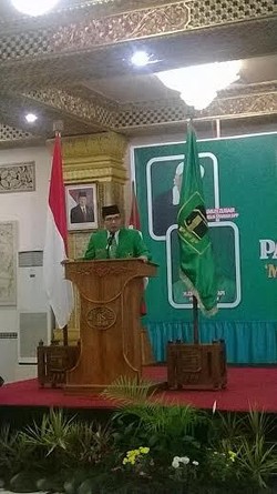 Naik Mimbar, Emron Pangkapi Dielu-elukan Sebagai Ketum PPP