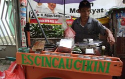 Dingin Sekaligus Hangat, Es Cincau Sirop Jahe yang Unik di Pasar Cikini