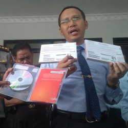 Polisi Razia Windows 7 Bajakan High End