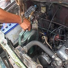 Bu Risma, Angkutan Kota Ini Kondisinya Mengenaskan