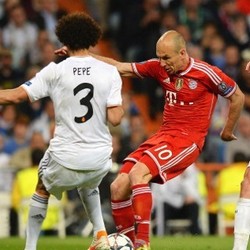 Serangan Balik Super Cepat Madrid dan Penjagaan Ganda pada Robben-Ribery