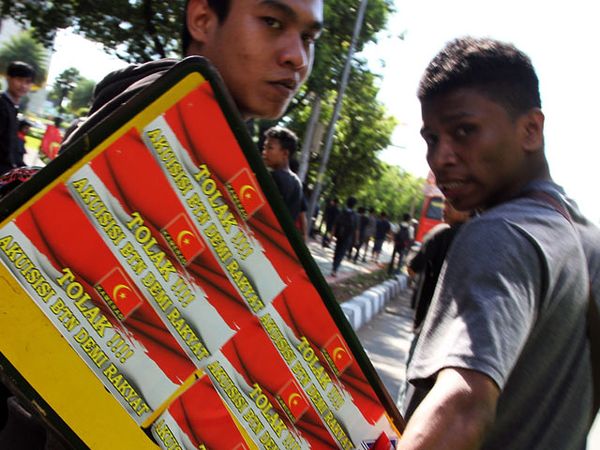 Aksi Tolak Akusisi BTN