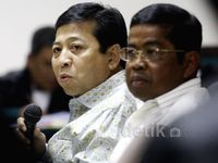 Sekjen dan Ketua Fraksi Golkar Jadi Saksi Akil