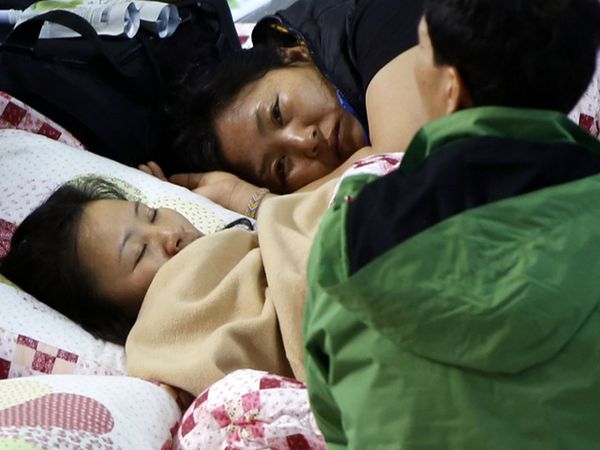 Menanti Kabar Evakuasi Penumpang Kapal Korsel