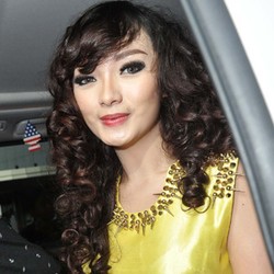 Zaskia Gotik Lebih Suka Pacaran di Rumah