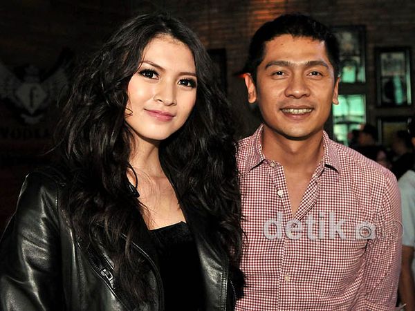 Donita dan Adi Nugroho Makin Lengket