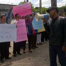 Ratusan GTT Tuntut Pemberkasan 429 Honorer Lulus Tes CPNS Dibatalkan