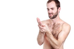 Punya Jumlah Folikel Rambut Sama dengan Wanita, Mengapa Pria Lebih Berbulu?