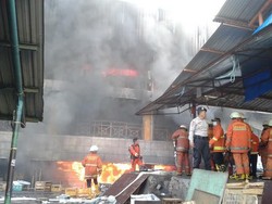 Rugi Ratusan Juta, Pedagang Pasar Senen Jaya Pasrah