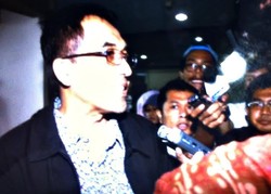 Berbatik Biru, Direktur Produksi PNRI Penuhi Panggilan KPK Terkait e-KTP