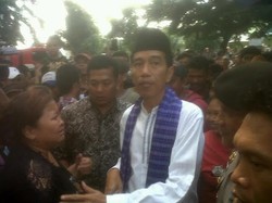 Jokowi Tinjau Lokasi Kebakaran di Pasar Senen