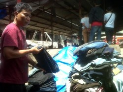 Kisah Pilu Novrizon Menyaksikan Dagangan Terbakar di Pasar Senen