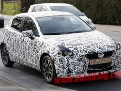 Mazda2 Model Teranyar Kejepret Kamera Saat Diuji