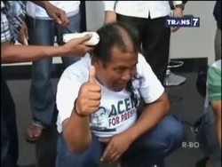 Aceng Fikri Lolos ke Senayan, Simpatisan Gundul Massal