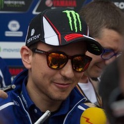 Lorenzo Kuasai Sesi Latihan Bebas Pertama