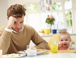 Bapak Rumah Tangga = Pengangguran, Apakah Memang Begitu?