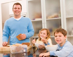 Ini Pendapat Pria Soal Profesi Bapak Rumah Tangga