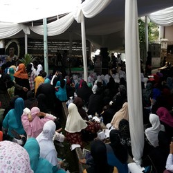 Keluarga Gelar Peringatan Setahun Meninggalnya Uje