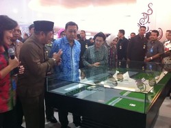 Boediono Tinjau Terminal 2 Bandara Juanda Surabaya