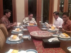 Begini Suasana Pertemuan Akbar Tandjung dan Jokowi