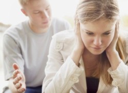 Mengatasi Perasaan Insecure karena Pernah Diselingkuhi Kekasih