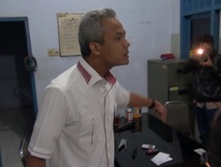 Foto-foto Ekspresi Marah Ganjar saat Pergoki Pungli di Jembatan Timbang