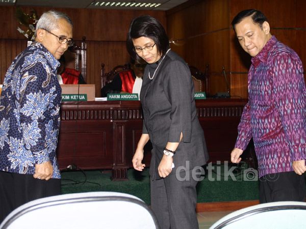 MenPU, Wamenkeu dan Gubernur BI Bersaksi